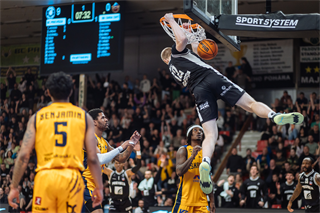 32. kolo Tipos SBL: BC Prievidza - Iskra Svit 100:77 (Vladimír Králik)	