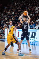 32. kolo Tipos SBL: BC Prievidza - Iskra Svit 100:77 (Vladimír Králik)	