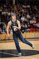 32. kolo Tipos SBL: BC Prievidza - Iskra Svit 100:77 (Vladimír Králik)	