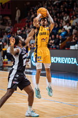 32. kolo Tipos SBL: BC Prievidza - Iskra Svit 100:77 (Vladimír Králik)	