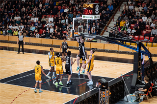 32. kolo Tipos SBL: BC Prievidza - Iskra Svit 100:77 (Vladimír Králik)	