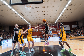 32. kolo Tipos SBL: BC Prievidza - Iskra Svit 100:77 (Vladimír Králik)	