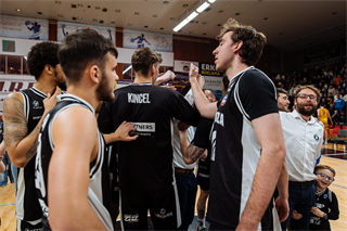 32. kolo Tipos SBL: BC Prievidza - Iskra Svit 100:77 (Vladimír Králik)	