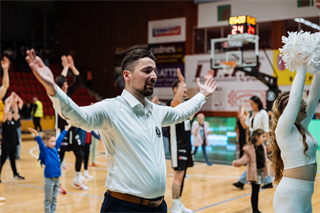 32. kolo Tipos SBL: BC Prievidza - Iskra Svit 100:77 (Vladimír Králik)	