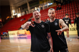 34. kolo Tipos SBL: BC Prievidza - BC Komárno 79:81 (Lukáš Droppan)	