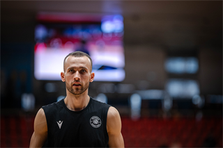 34. kolo Tipos SBL: BC Prievidza - BC Komárno 79:81 (Lukáš Droppan)	