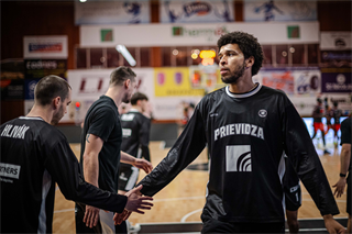 34. kolo Tipos SBL: BC Prievidza - BC Komárno 79:81 (Lukáš Droppan)	