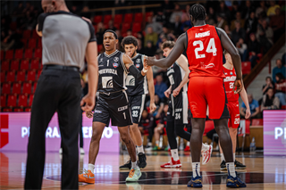 34. kolo Tipos SBL: BC Prievidza - BC Komárno 79:81 (Lukáš Droppan)	