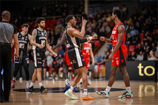 34. kolo Tipos SBL: BC Prievidza - BC Komárno 79:81 (Lukáš Droppan)	