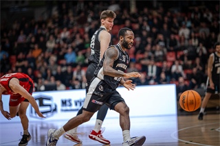 34. kolo Tipos SBL: BC Prievidza - BC Komárno 79:81 (Lukáš Droppan)	