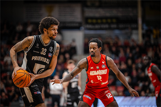 34. kolo Tipos SBL: BC Prievidza - BC Komárno 79:81 (Lukáš Droppan)	