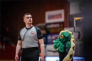 34. kolo Tipos SBL: BC Prievidza - BC Komárno 79:81 (Lukáš Droppan)	