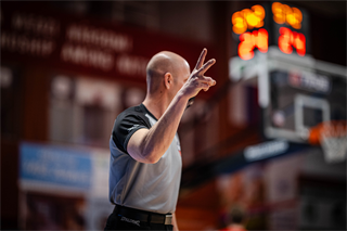 34. kolo Tipos SBL: BC Prievidza - BC Komárno 79:81 (Lukáš Droppan)	