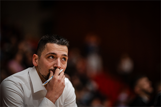 34. kolo Tipos SBL: BC Prievidza - BC Komárno 79:81 (Lukáš Droppan)	