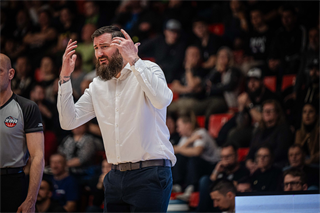 34. kolo Tipos SBL: BC Prievidza - BC Komárno 79:81 (Lukáš Droppan)	