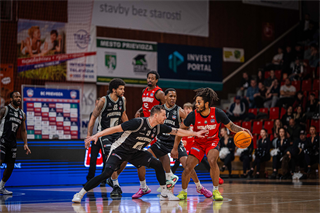 34. kolo Tipos SBL: BC Prievidza - BC Komárno 79:81 (Lukáš Droppan)	