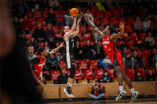 34. kolo Tipos SBL: BC Prievidza - BC Komárno 79:81 (Lukáš Droppan)	