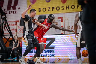 34. kolo Tipos SBL: BC Prievidza - BC Komárno 79:81 (Lukáš Droppan)	