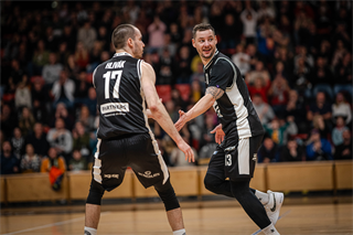 34. kolo Tipos SBL: BC Prievidza - BC Komárno 79:81 (Lukáš Droppan)	