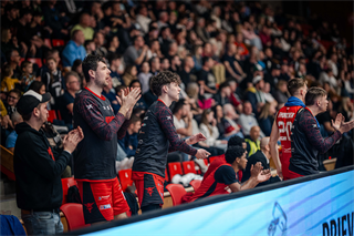 34. kolo Tipos SBL: BC Prievidza - BC Komárno 79:81 (Lukáš Droppan)	