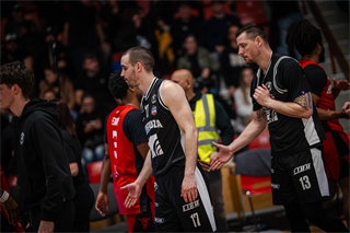 34. kolo Tipos SBL: BC Prievidza - BC Komárno 79:81 (Lukáš Droppan)	