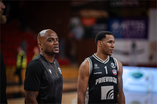 34. kolo Tipos SBL: BC Prievidza - BC Komárno 79:81 (Lukáš Droppan)	