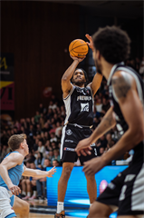 1. zápas štvrťfinále Tipos SBL: BC Prievidza - Nitra Blue Wings 87:76 (Vladimír Králik)	