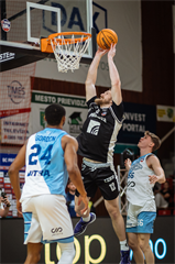 1. zápas štvrťfinále Tipos SBL: BC Prievidza - Nitra Blue Wings 87:76 (Vladimír Králik)	