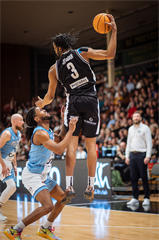 1. zápas štvrťfinále Tipos SBL: BC Prievidza - Nitra Blue Wings 87:76 (Vladimír Králik)	