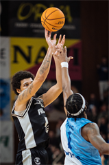 3. zápas štvrťfinále Tipos SBL: BC Prievidza - Nitra Blue Wings 74:77 (Vladimír Králik)