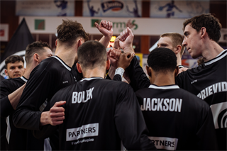 5. zápas štvrťfinále Tipos SBL: BC Prievidza - Nitra Blue Wings 84:87 (Vladimír Králik)	