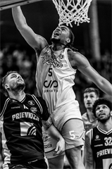 5. zápas štvrťfinále Tipos SBL: BC Prievidza - Nitra Blue Wings 84:87 (Vladimír Králik)	