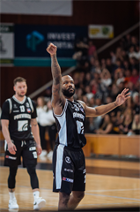 5. zápas štvrťfinále Tipos SBL: BC Prievidza - Nitra Blue Wings 84:87 (Vladimír Králik)	