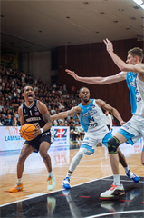 5. zápas štvrťfinále Tipos SBL: BC Prievidza - Nitra Blue Wings 84:87 (Vladimír Králik)	