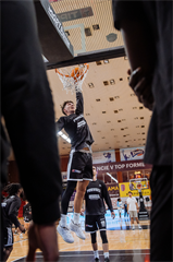 3. kolo TIPOS SBL: BC Prievidza - Nitra Blue Wings 72:74 (Vladimír Králik)