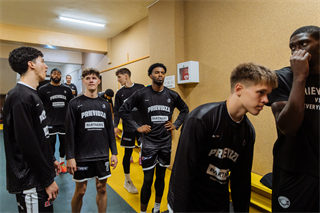 3. kolo TIPOS SBL: BC Prievidza - Nitra Blue Wings 72:74 (Vladimír Králik)