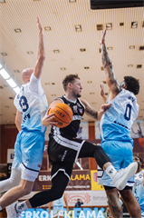 3. kolo TIPOS SBL: BC Prievidza - Nitra Blue Wings 72:74 (Vladimír Králik)