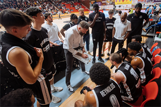3. kolo TIPOS SBL: BC Prievidza - Nitra Blue Wings 72:74 (Vladimír Králik)