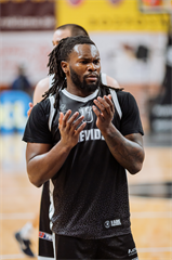3. kolo TIPOS SBL: BC Prievidza - Nitra Blue Wings 72:74 (Vladimír Králik)