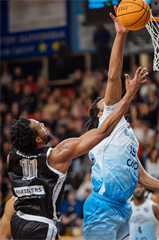 3. kolo TIPOS SBL: BC Prievidza - Nitra Blue Wings 72:74 (Vladimír Králik)