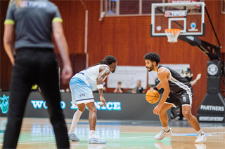 3. kolo TIPOS SBL: BC Prievidza - Nitra Blue Wings 72:74 (Vladimír Králik)