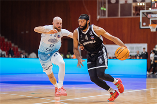 3. kolo TIPOS SBL: BC Prievidza - Nitra Blue Wings 72:74 (Vladimír Králik)