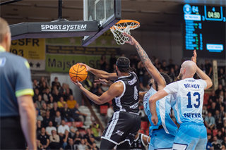 3. kolo TIPOS SBL: BC Prievidza - Nitra Blue Wings 72:74 (Vladimír Králik)