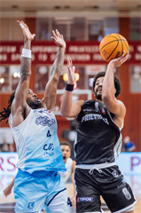 3. kolo TIPOS SBL: BC Prievidza - Nitra Blue Wings 72:74 (Vladimír Králik)