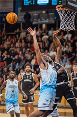 3. kolo TIPOS SBL: BC Prievidza - Nitra Blue Wings 72:74 (Vladimír Králik)
