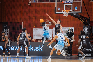 3. kolo TIPOS SBL: BC Prievidza - Nitra Blue Wings 72:74 (Vladimír Králik)