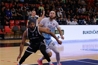 3. kolo TIPOS SBL: BC Prievidza - Nitra Blue Wings 72:74 (Ladislav Szibilla)	