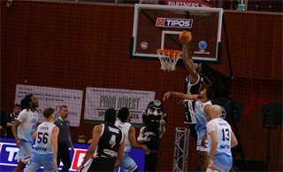 3. kolo TIPOS SBL: BC Prievidza - Nitra Blue Wings 72:74 (Ladislav Szibilla)	