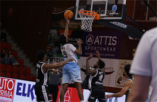 3. kolo TIPOS SBL: BC Prievidza - Nitra Blue Wings 72:74 (Ladislav Szibilla)	