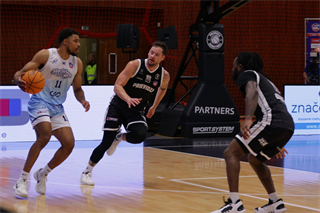 3. kolo TIPOS SBL: BC Prievidza - Nitra Blue Wings 72:74 (Ladislav Szibilla)	